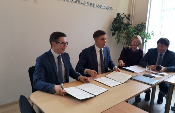 LSA valdyboje – apie švietimo įstaigų vadovus bei naują atliekų tvarkymo kainodarą