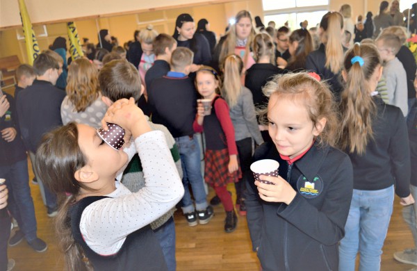 Naujas „Sveikatiados“ iššūkis – „Saldintą gėrimą keičiu į vandenį!“