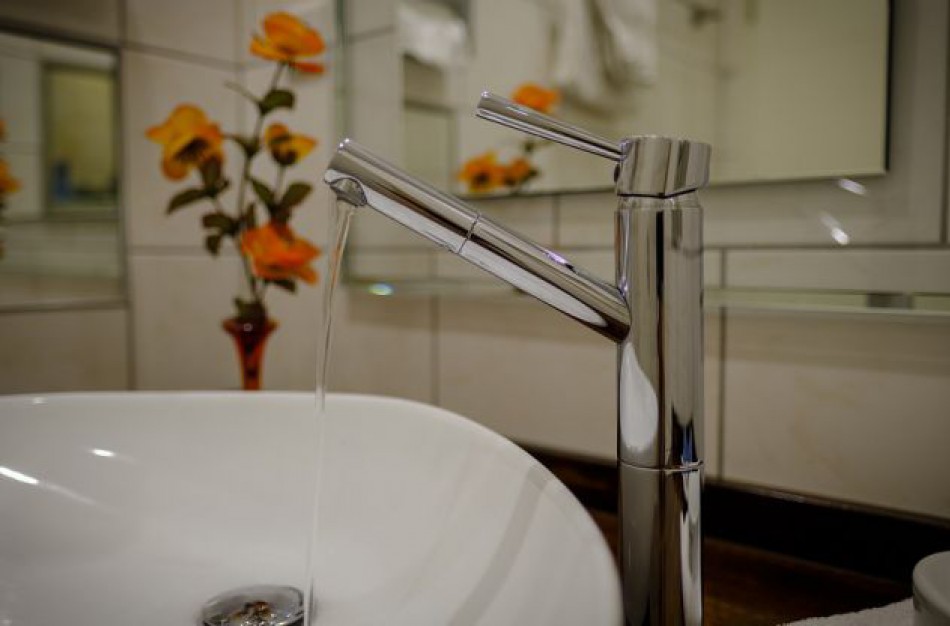 DĖMESIO! Bus didinama karšto vandens temperatūra daugiabučių namų vandens šildytuvuose