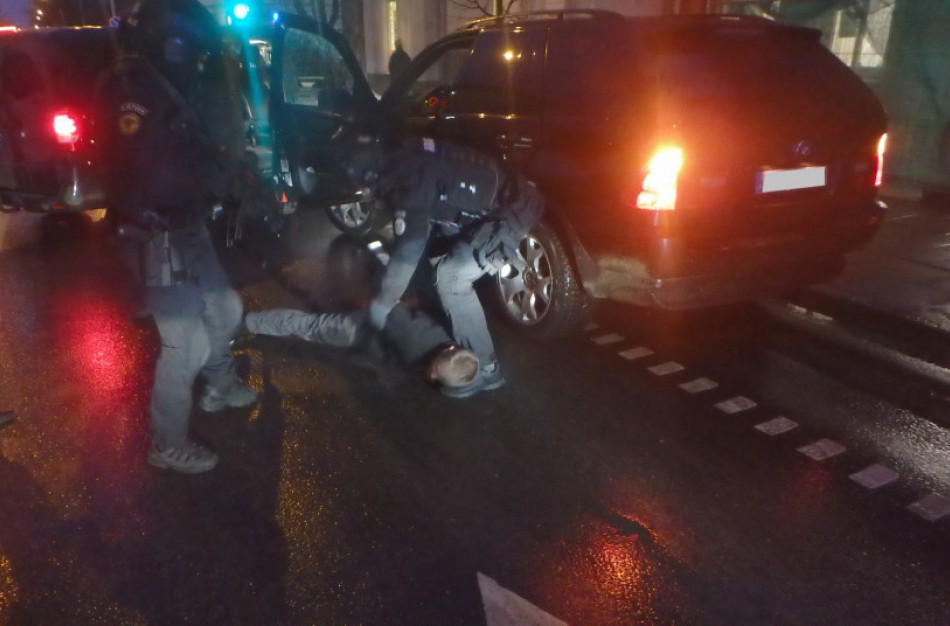 Lietuvos advokatūra: Valstybės institucijos neužkerta kelio pareigūnų fizinei jėgai ir savivalei