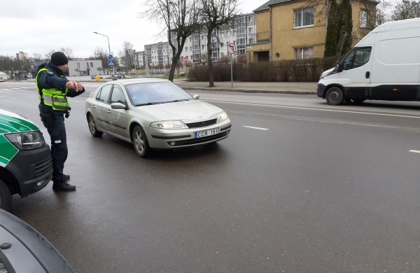 Kovo 8-osios proga - išskirtinis policijos pareigūnų dėmesys vairuotojoms 