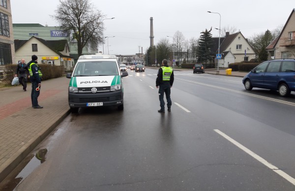 Kovo 8-osios proga - išskirtinis policijos pareigūnų dėmesys vairuotojoms 