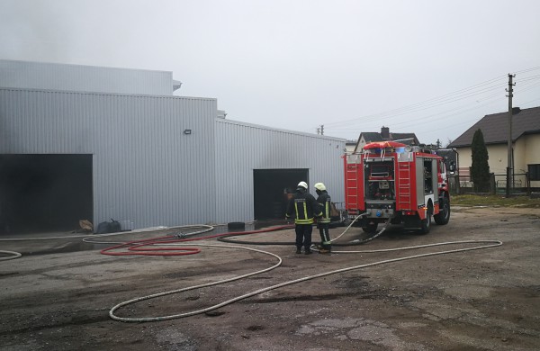 Autoservise užsiliepsnojo  padangos