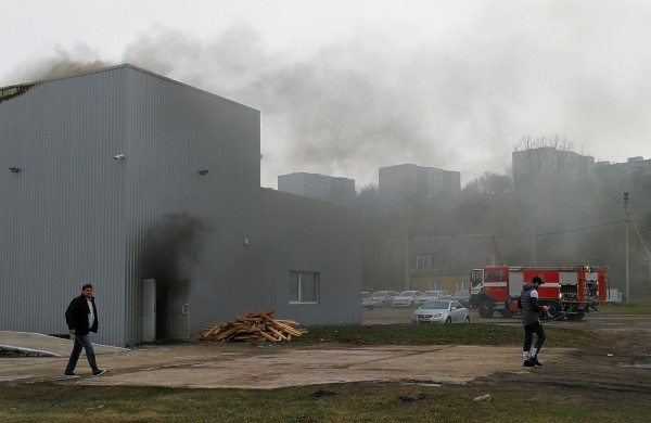 Autoservise užsiliepsnojo  padangos
