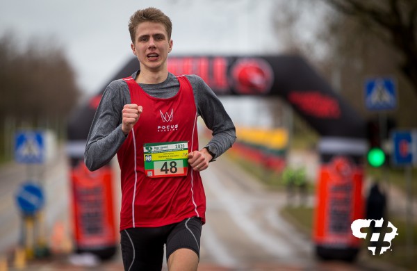 Šventiniame bėgime Jonavoje - olimpiečio pergalė ir G. Karinauskaitės staigmena