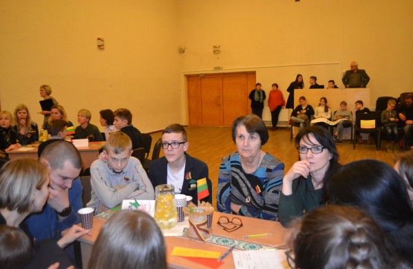 Jonavos „Neries“ pagrindinės mokyklos bendruomenės protų mūšis „Laisvės kelyje“ –  dovana Lietuvai ir Jonavai