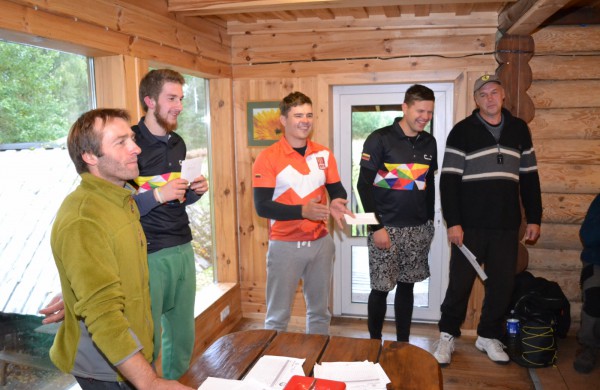 Atnaujintame diskgolfo parke – keturios dešimtys varžybų dalyvių