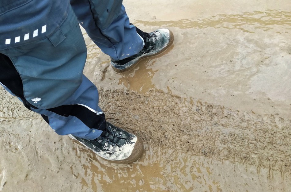 Gyventoją papiktino darbininkų elgesys: bijo, kad į namus atneš virusą  