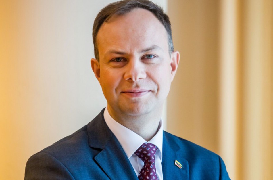 Medikai reikalauja nuversti A. Verygą ir griežtinti karantino sąlygas 