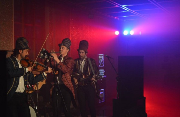 Šiuolaikinio meno forumo kūrėjai pakvietė į kelionę laiku