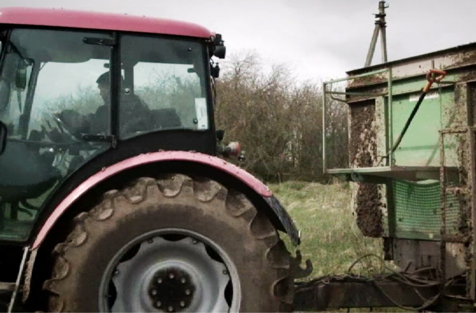 Bukoniškę papiktino ūkininkų teršiami keliai