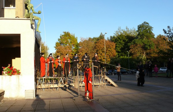 Šiuolaikinio meno forumo kūrėjai pakvietė į kelionę laiku