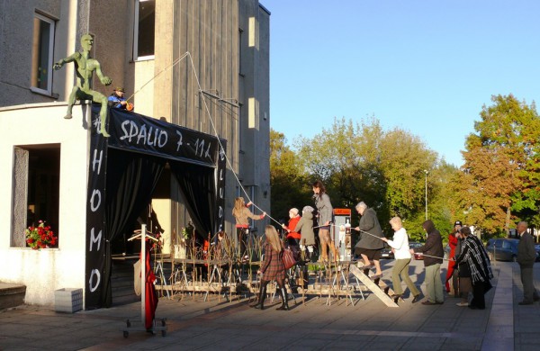 Šiuolaikinio meno forumo kūrėjai pakvietė į kelionę laiku