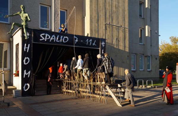 Šiuolaikinio meno forumo kūrėjai pakvietė į kelionę laiku