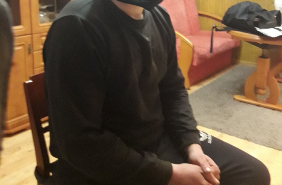 Įžūliai parduotuvę Kėdainių r. apšvarinę vyrai sulaikyti Jonavoje: vienas slėpėsi po lova 