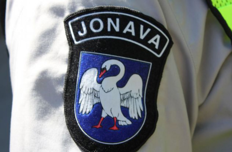 Policijos pareigūnams įkliuvęs girtas vairuotojas turėjo ir nieko gero nežadantį paketėlį  