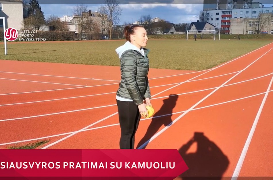Lietuvos sporto universiteto ekspertai pataria: „Pusiausvyros pratimai su kamuoliu“