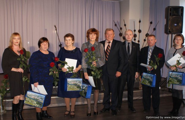 Ilgiausiai Jonavos rajono savivaldoje dirbantys specialistai – nuo 10 iki 35 metų