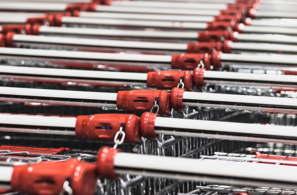 Vyresniems ir sergantiems lėtinėmis ligomis ir toliau nerekomenduojama lankytis prekybos vietose