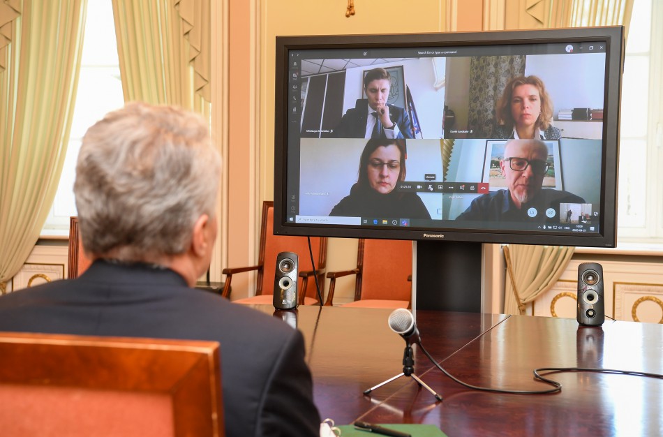 Prezidentas: asmenims su negalia ši krizė gali smogti smarkiausiai