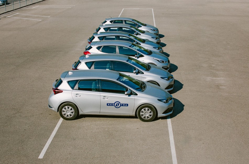 „Regitra“ atnaujina visų kategorijų egzaminus ir vairuotojo pažymėjimų išdavimą padaliniuose