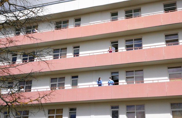 Staigmena medikams: tiesiai prieš gydymo įstaigų langus  -  Mia koncertas