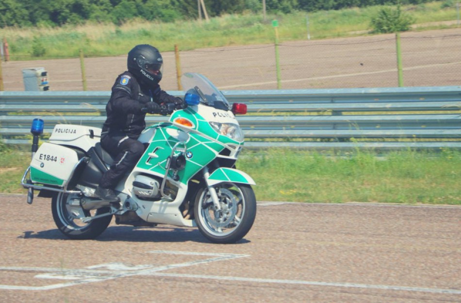 Vyresnių klasių moksleiviai kviečiami pasitikrinti KET