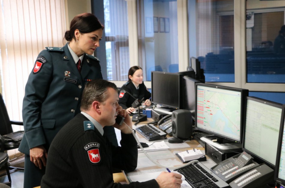 Policija ragina gyventojus atkreipti dėmesį į galimą smurtą ir pranešti pareigūnams