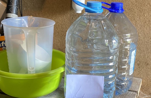  Automobilyje rasta naminė degtinė atvedė iki pat savadarbio alkoholio gaminimo aparato