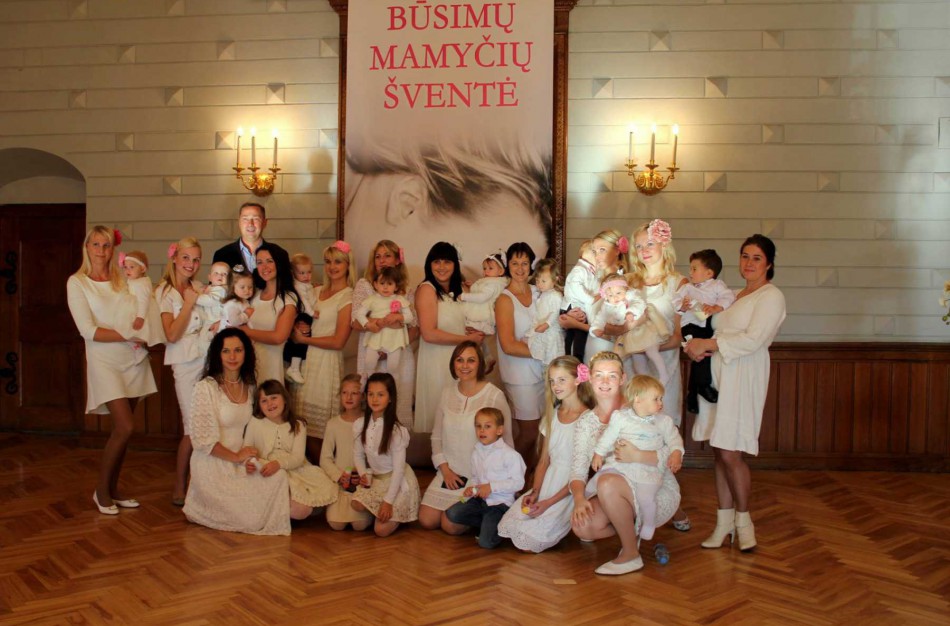 Jonavos mamų daina nuskambėjo Kauno rotušėje