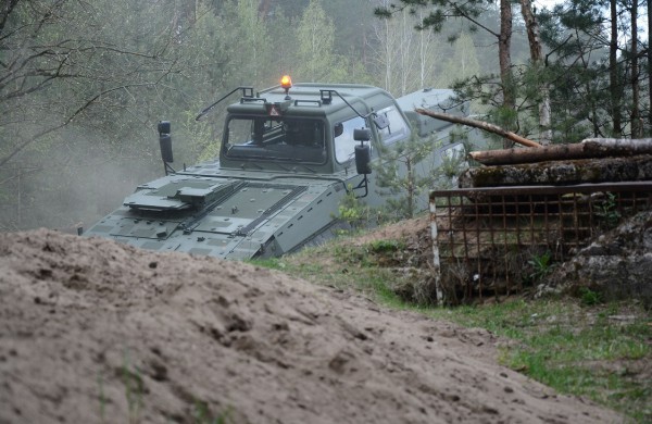 Pamažu prisijaukinami „Vilkai“: rengiami pėstininkų kovos mašinų įgulų vadai