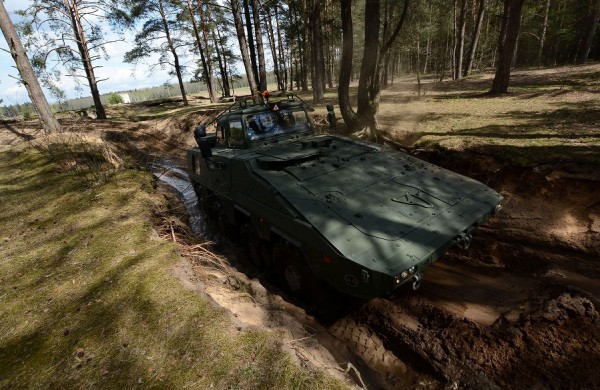 Pamažu prisijaukinami „Vilkai“: rengiami pėstininkų kovos mašinų įgulų vadai