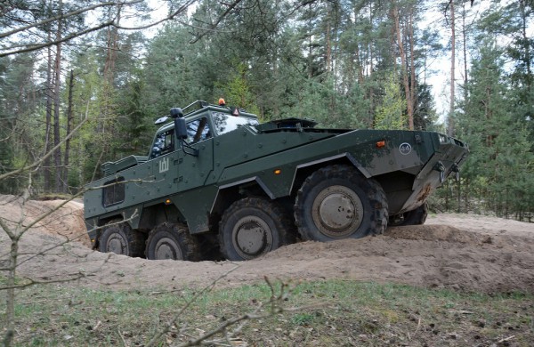 Pamažu prisijaukinami „Vilkai“: rengiami pėstininkų kovos mašinų įgulų vadai