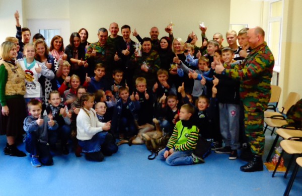 Belgijos ir Liuksemburgo karių Ruklos vaikai paprašė sudainuoti himną