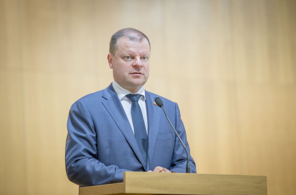 S. Skvernelis: ,, Kaukių dėvėjimas viešose vietose nebebus privalomas"