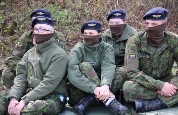 Lietuvos kariuomenė savaitgaliui į namus išleis nuolatinės privalomosios pradinės karo tarnybos karius   