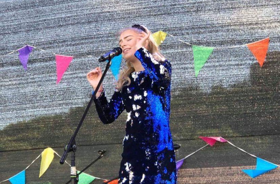 Jonavietė Deimantė Šimbaraitė - ,,Online talentų" konkurso finale: kviečiame palaikyti 