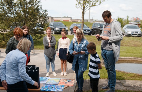 Apdovanoti mokinių piešinių konkurso „Aš piešiu vandenį“ laureatai