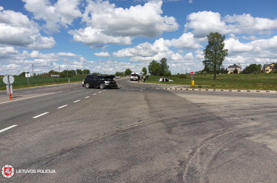 Savaitgalis – transporto priemonių susidūrimai, nuvažiavimai nuo kelio, nukentėję vaikai 