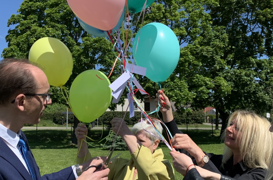 Vaikams skirti sveikinimai kilo į saulėtą dangų