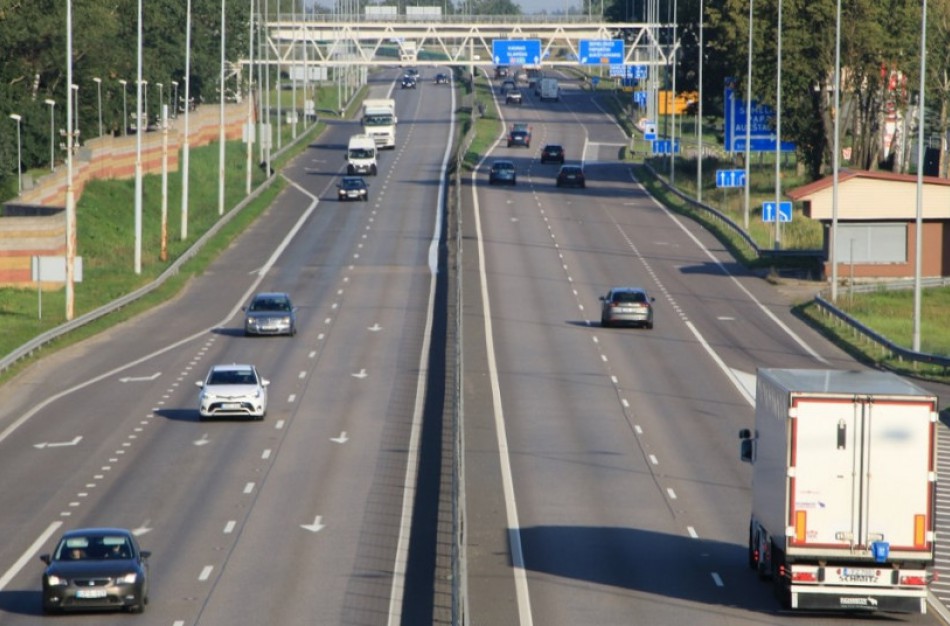 Kelyje nuo Vilniaus iki Kauno bus įrengtos greičio valdymo ir saugaus eismo įspėjimo sistemos