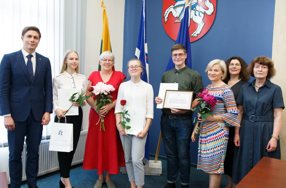 Apdovanoti rašytojo G. Kanovičiaus premijos konkurso dalyviai