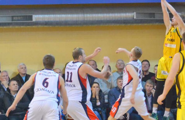 Nerezultatyvi paskutinė ataka lėmė Jonavos krepšininkų pralaimėjimą