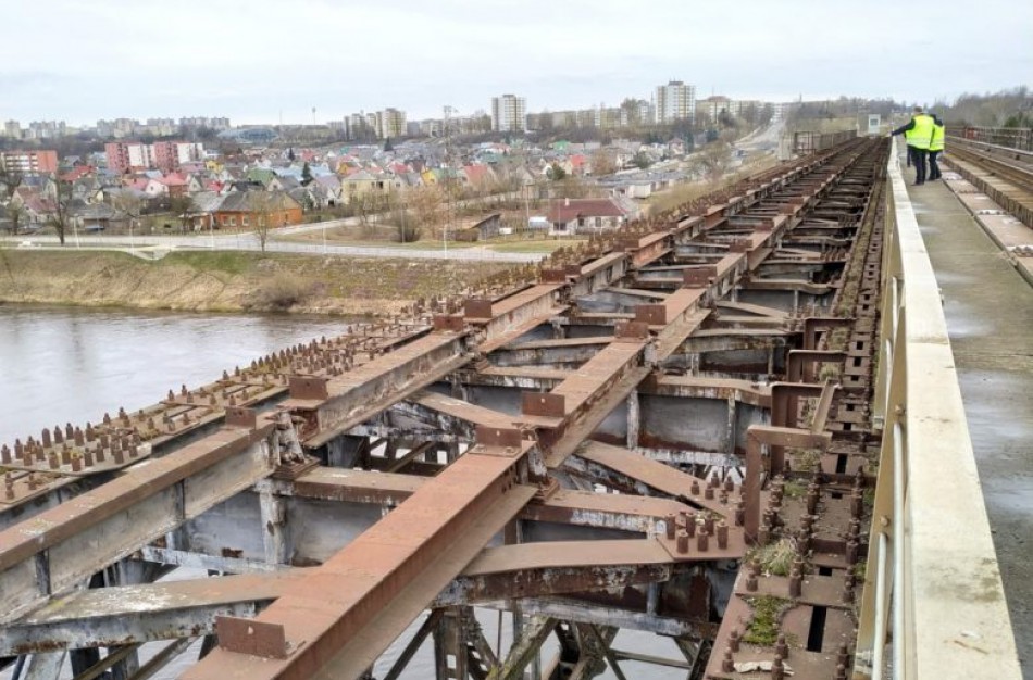 Rekonstruojant Jonavos geležinkelio tiltą bus uždarytas automobilių eismas