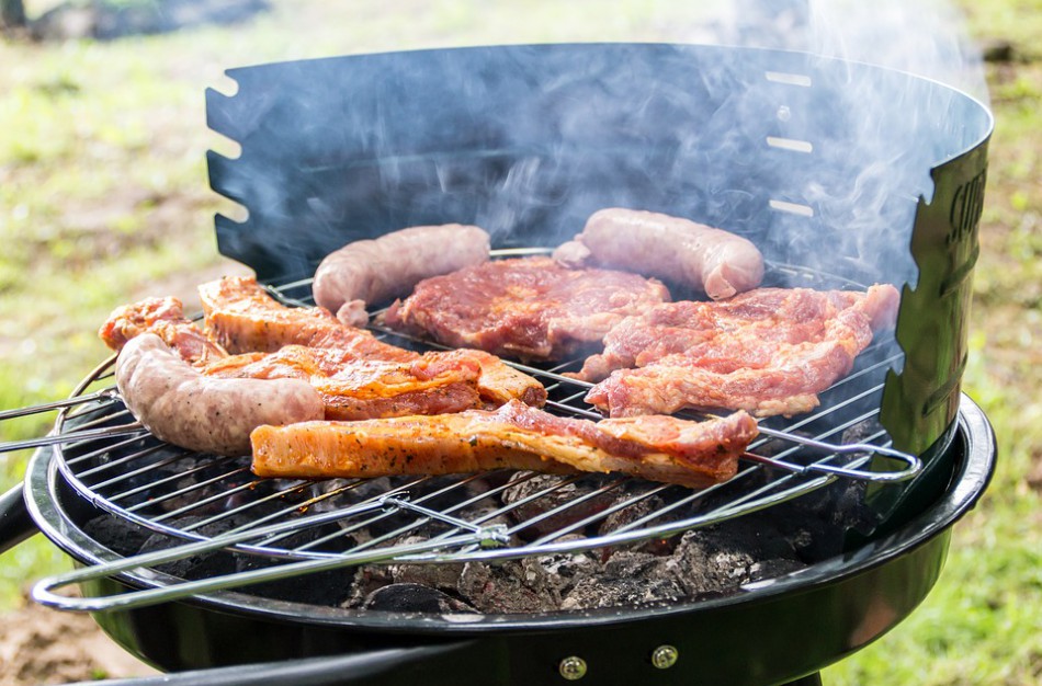 Kūreno šašlykinę – „į puotą“ atvyko ir gaisrininkai, ir policininkai 