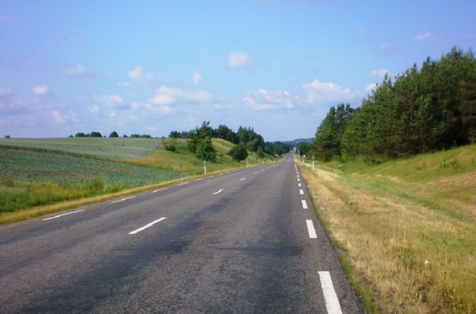 Pasirašytos sutartys dėl asfalto dangos atnaujinimo ir inžinerinių eismo saugumo priemonių diegimo