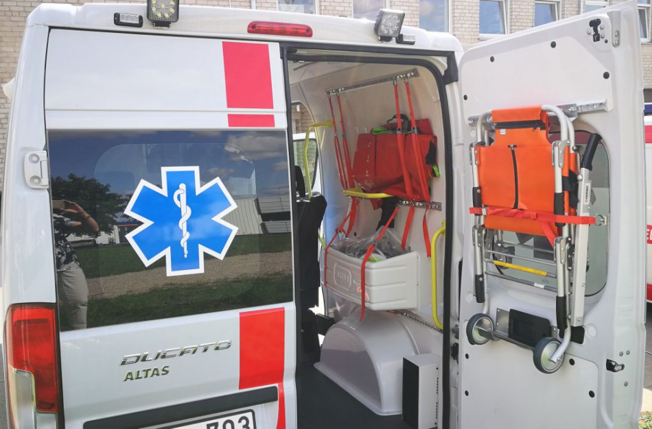 Dviračių take partrenktas ir sužeistas mažametis paguldytas į ligoninę