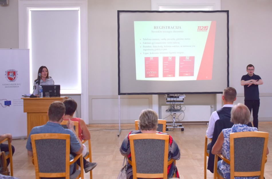 Sukurta mobilioji programėlė, leisianti klausos negalią turintiems asmenims lengviau išsikviesti skubią pagalbą