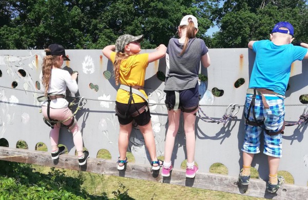 Vaikų vasaros poilsio stovykla „Įgūdžių žiedas“