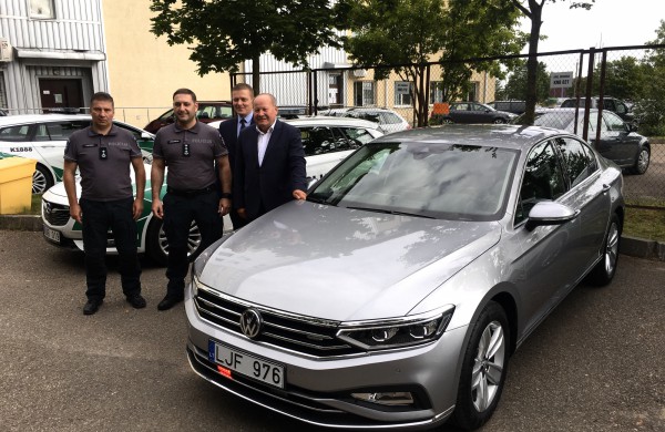 Naujas policijos automobilis be skiriamųjų ženklų patruliuos ir Jonavoje